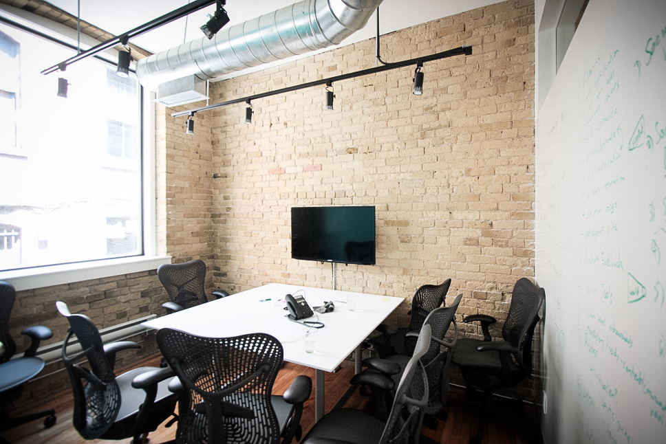 36_40_wellington_st_e_MLS_HID900959_ROOMmeetingroom